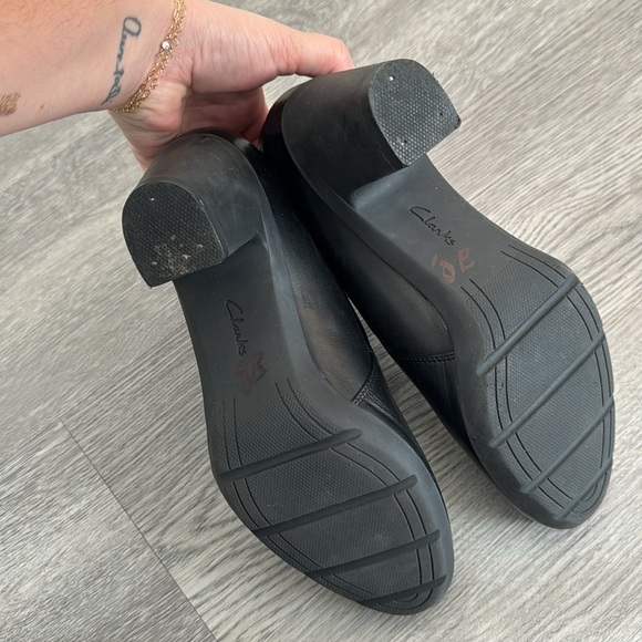 Clarks Artisan Business Casual Black Ankle Bootie Size 9.5 - Picture 5 of 7